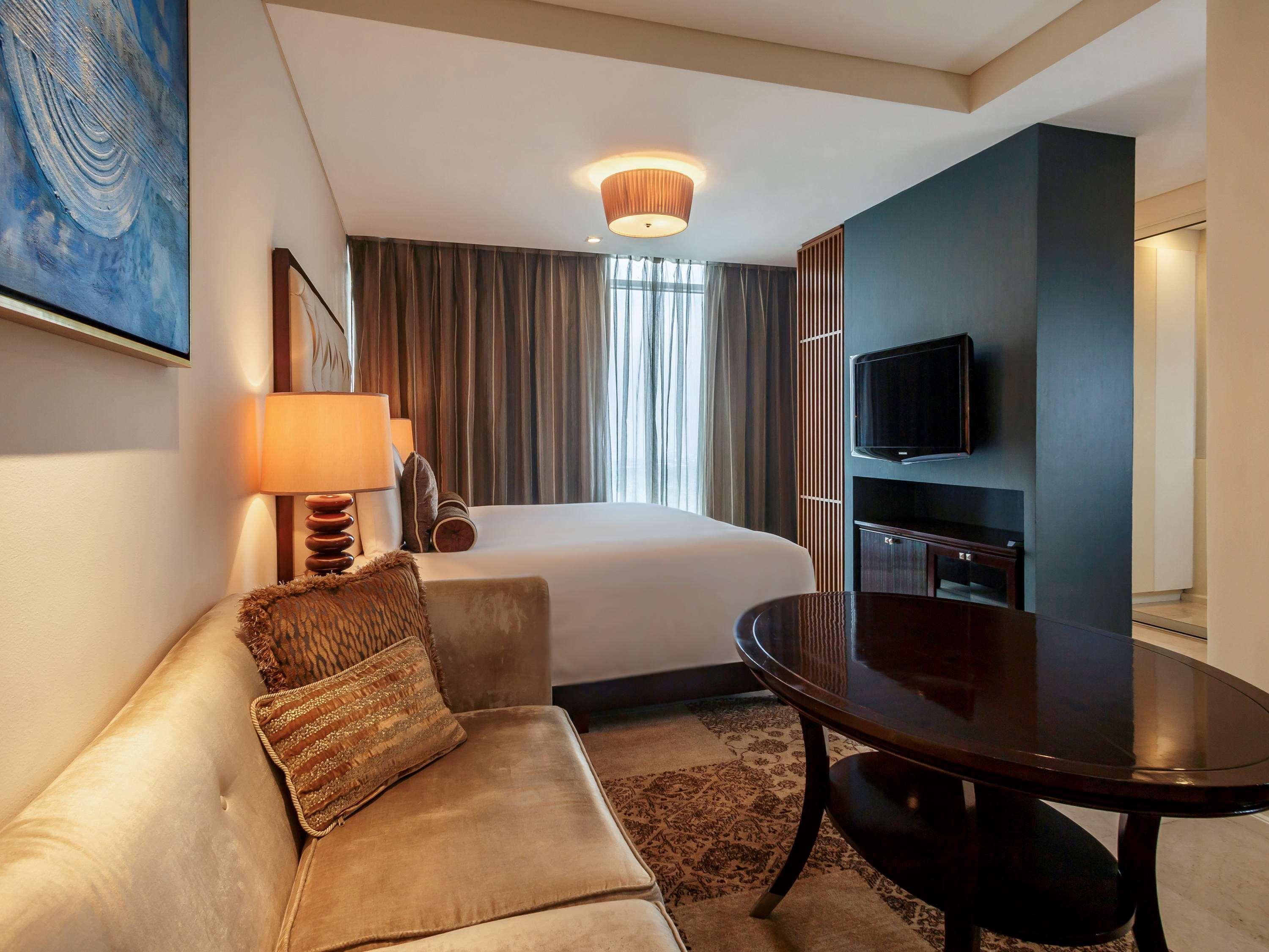 Joy Nostalg Hotel And Suites Manila Managed By The Ascott Limited Pasig City Exteriör bild
