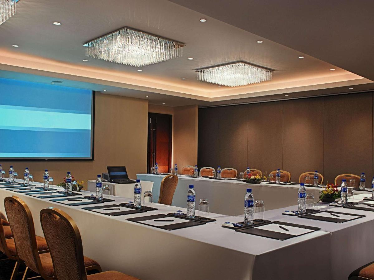 Joy Nostalg Hotel And Suites Manila Managed By The Ascott Limited Pasig City Exteriör bild