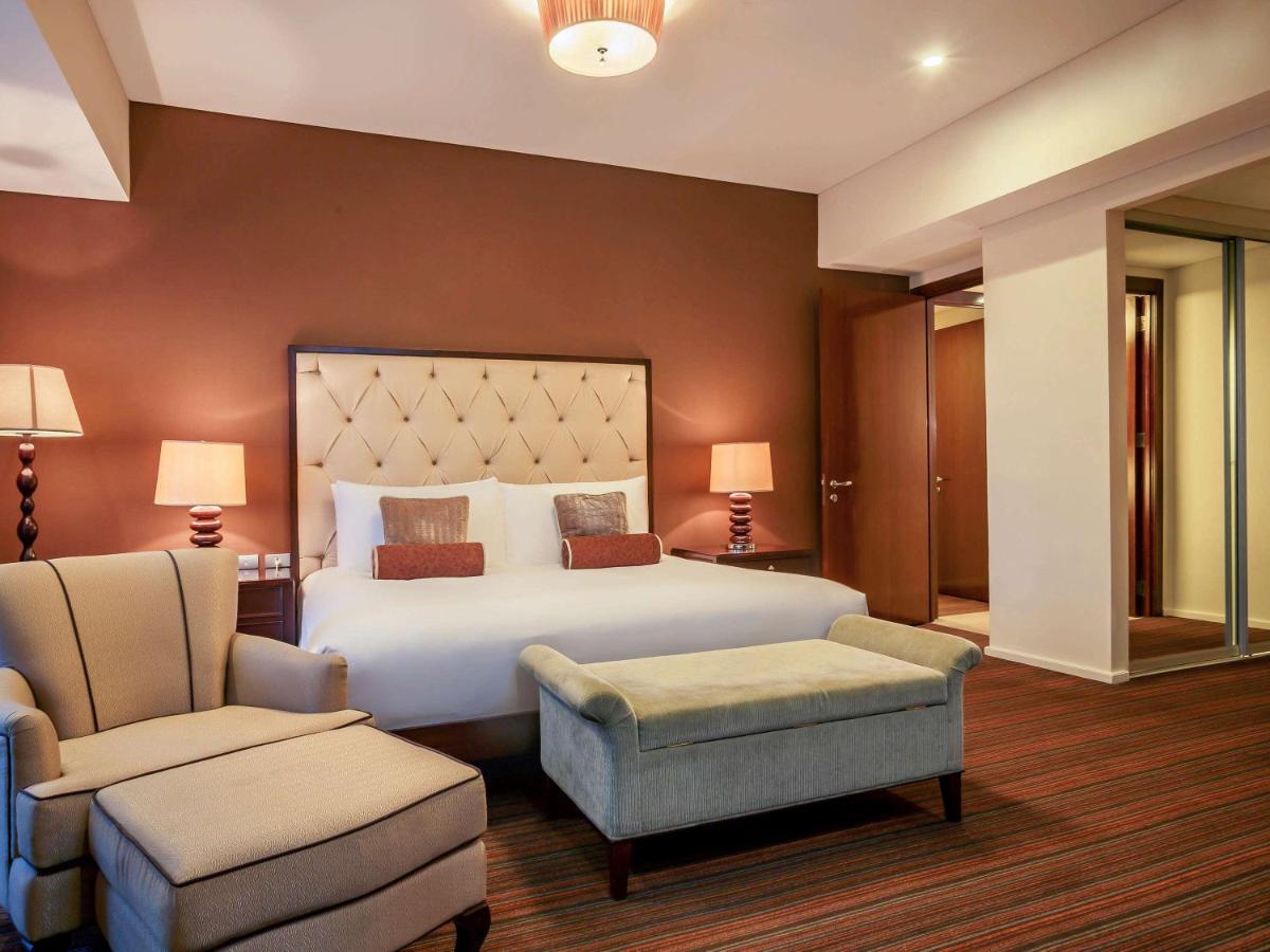 Joy Nostalg Hotel And Suites Manila Managed By The Ascott Limited Pasig City Exteriör bild