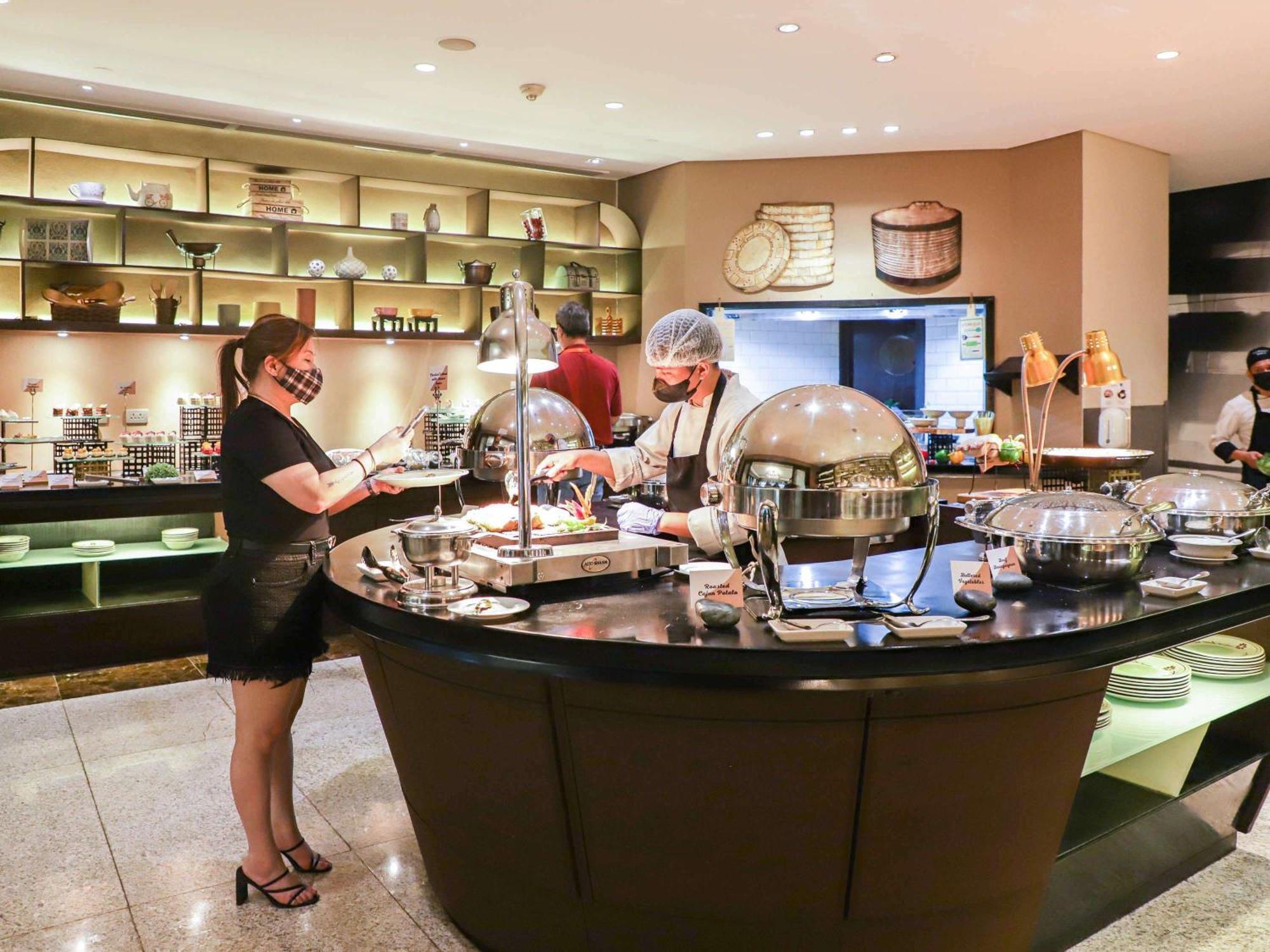 Joy Nostalg Hotel And Suites Manila Managed By The Ascott Limited Pasig City Exteriör bild
